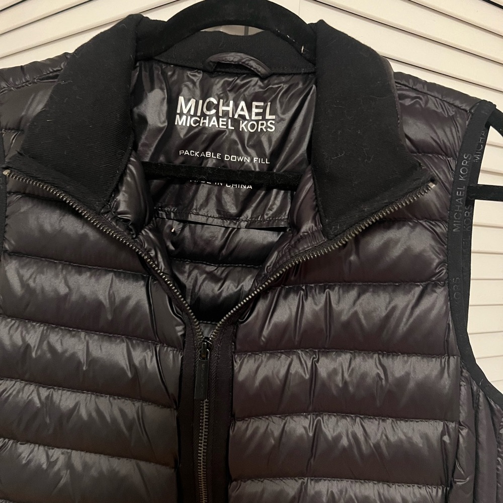 Michael Kors Down Packable Vest! - image 4